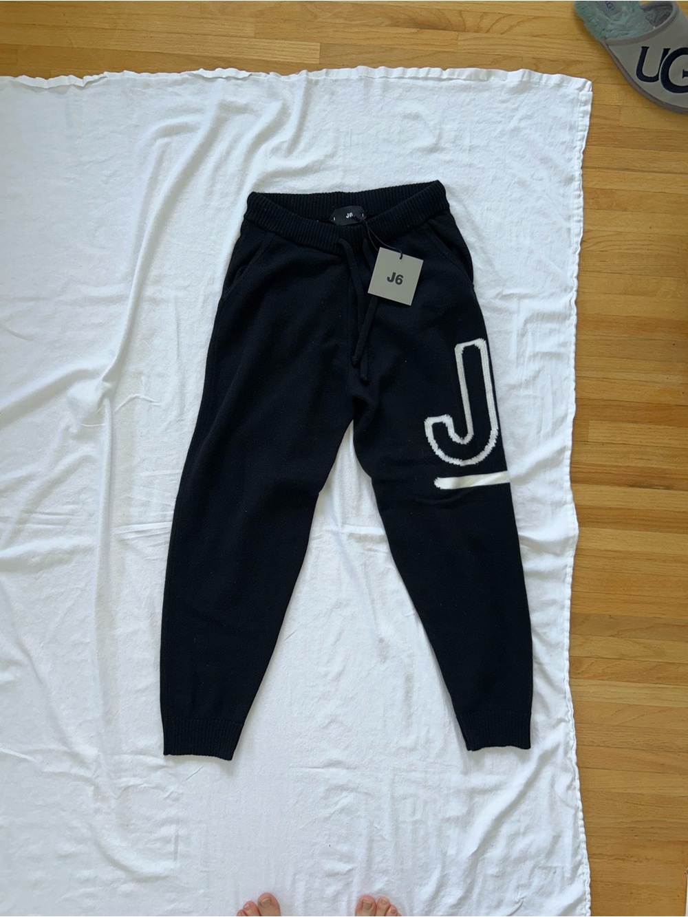 Men's Black Cashmere Knit Jogger Pants -J6